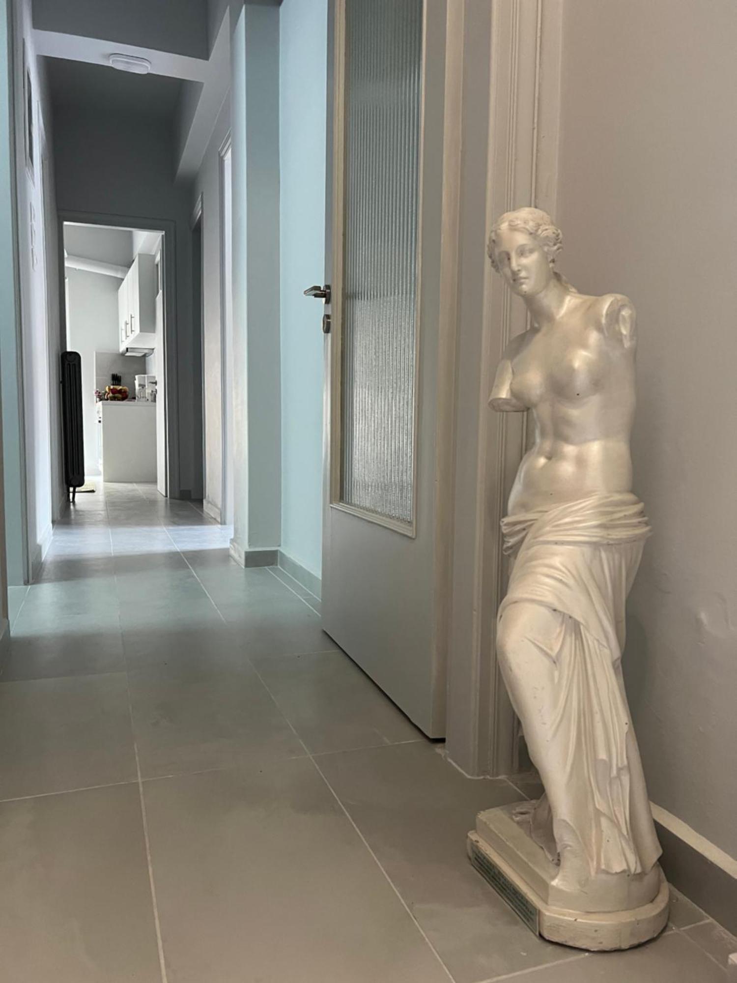 Acropolis Luxury Apartments Parthenon View เอเธนส์ ภายนอก รูปภาพ